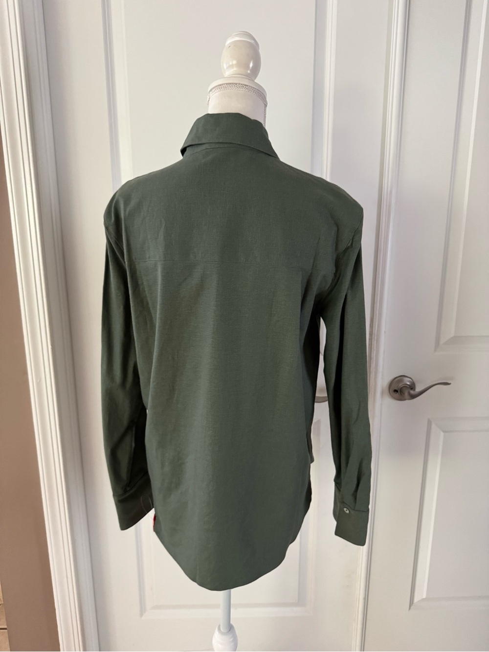 Vince Long Sleeve Linen Blend Button-Up Shirt in Sea Fern. Size M. MSRP $298 - Picture 11 of 17
